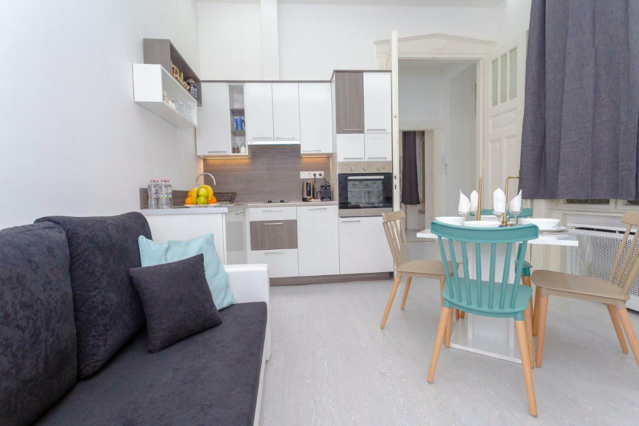 Boutique Residence Jokai - Apartment In The City Center Boedapest Buitenkant foto
