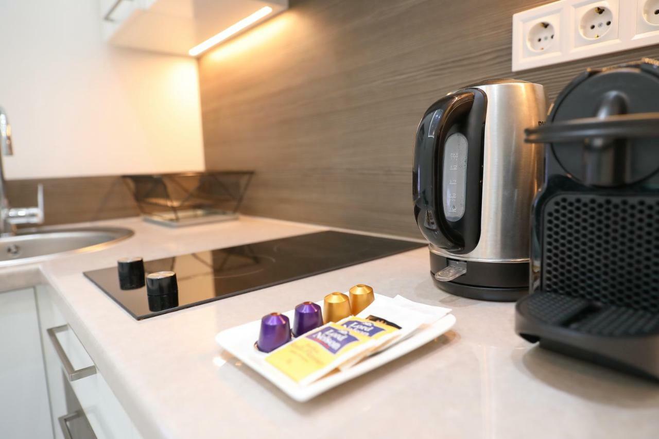 Boutique Residence Jokai - Apartment In The City Center Boedapest Buitenkant foto