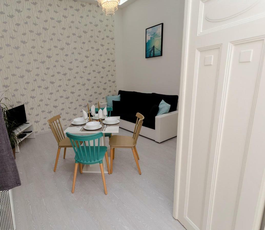 Boutique Residence Jokai - Apartment In The City Center Boedapest Buitenkant foto